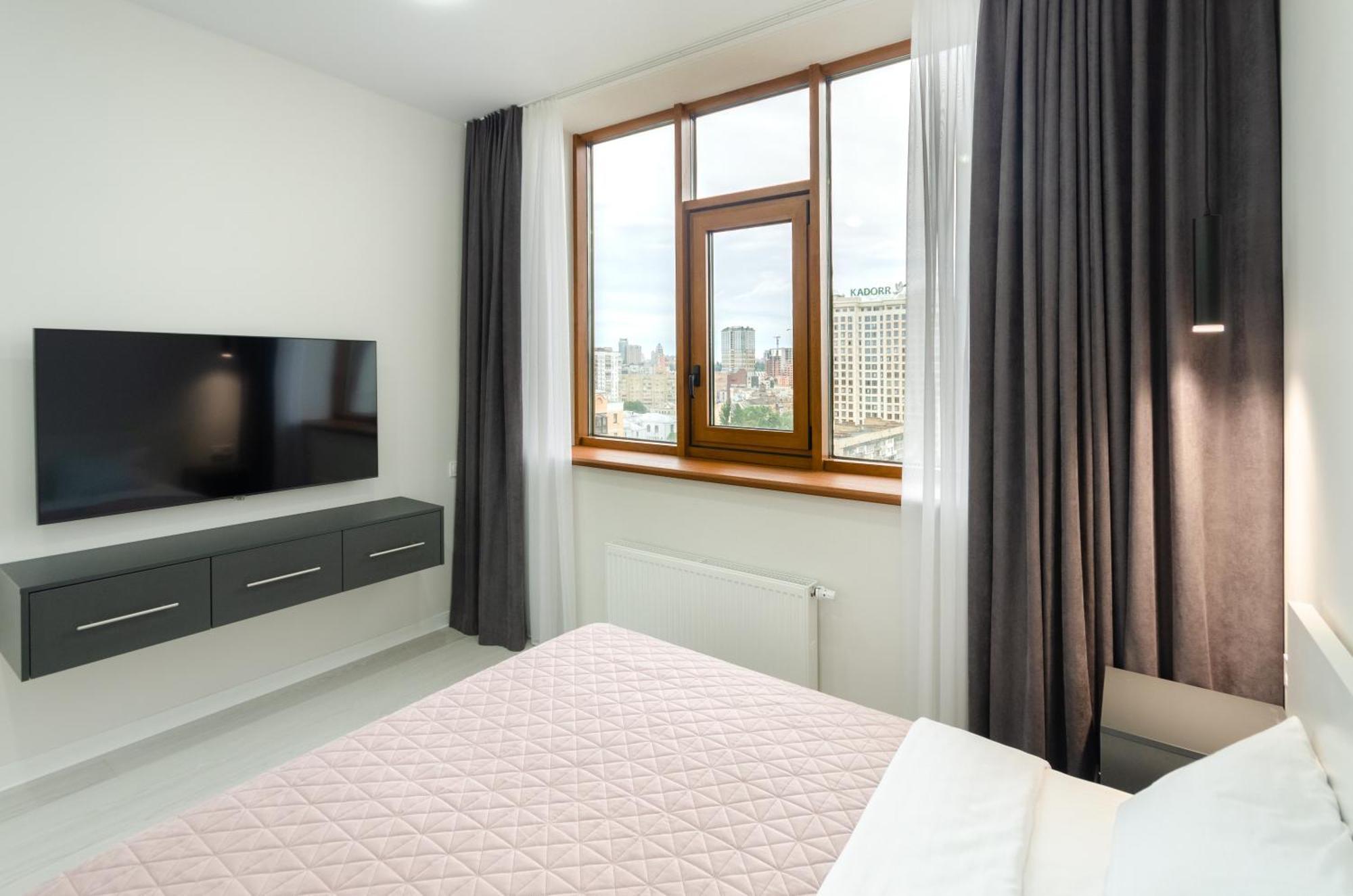 Petrovdom Inn Rc Diplomat Hall -The Smart Hotel Apartment Panoramic City View I Kiev Esterno foto