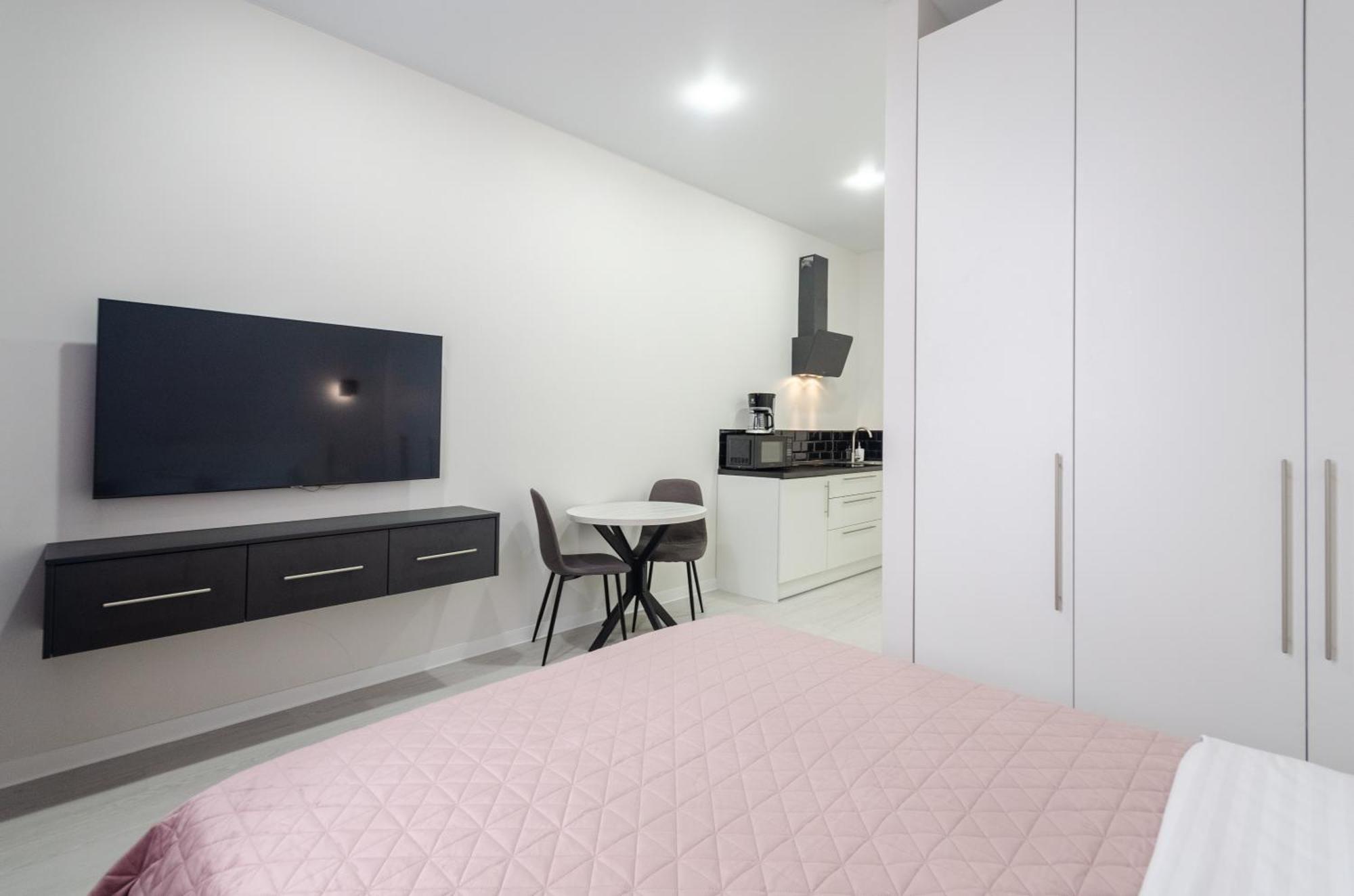 Petrovdom Inn Rc Diplomat Hall -The Smart Hotel Apartment Panoramic City View I Kiev Esterno foto