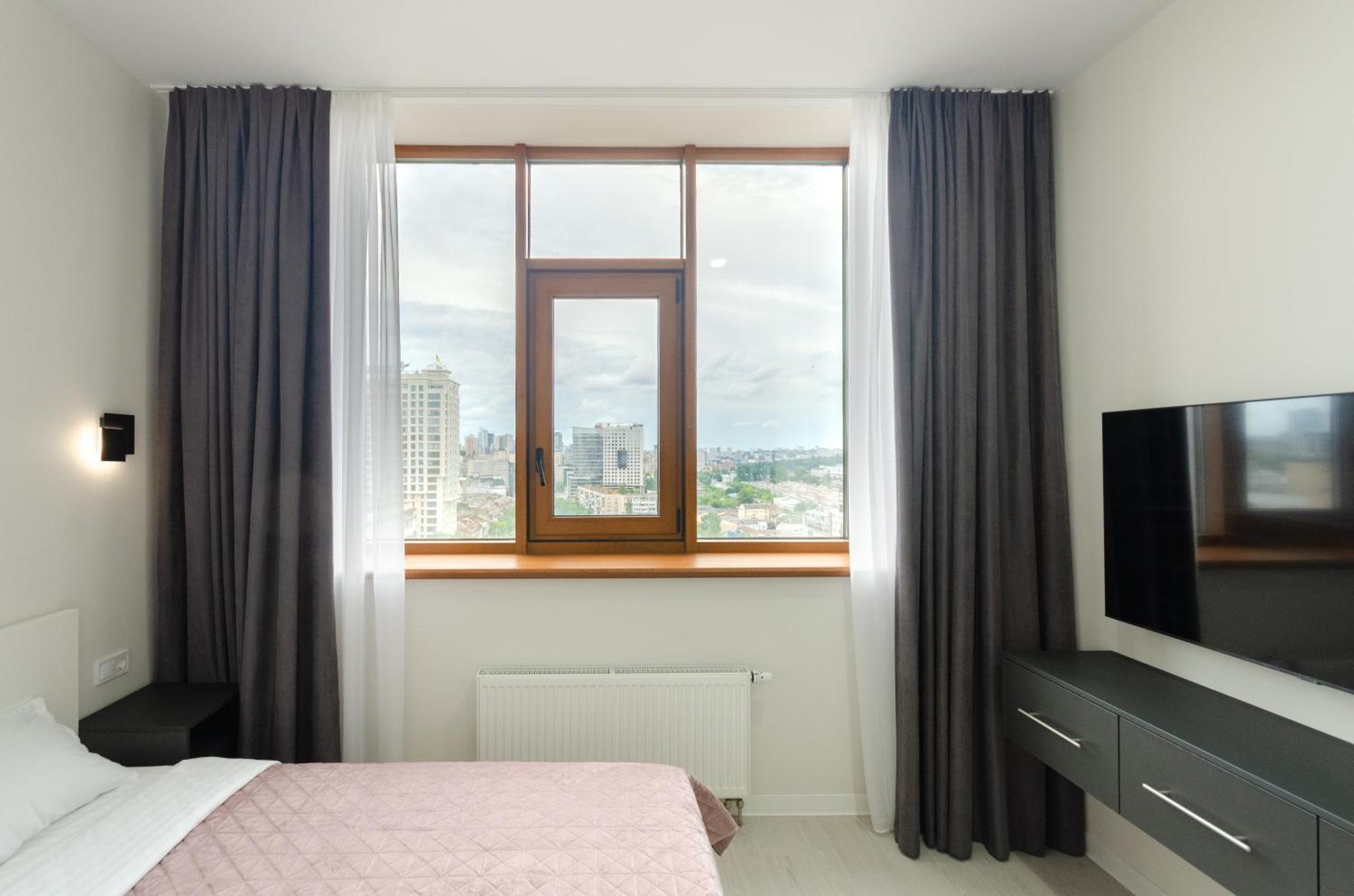 Petrovdom Inn Rc Diplomat Hall -The Smart Hotel Apartment Panoramic City View I Kiev Esterno foto