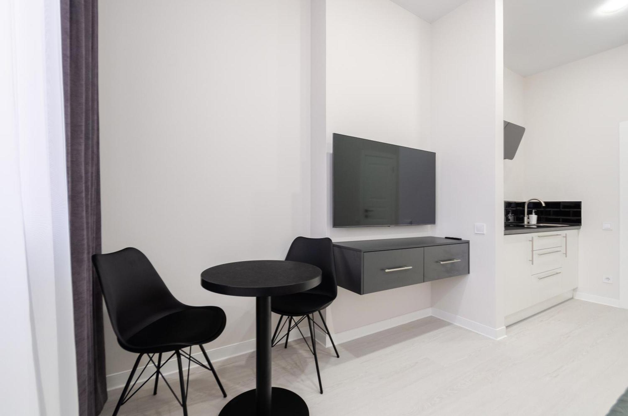 Petrovdom Inn Rc Diplomat Hall -The Smart Hotel Apartment Panoramic City View I Kiev Esterno foto