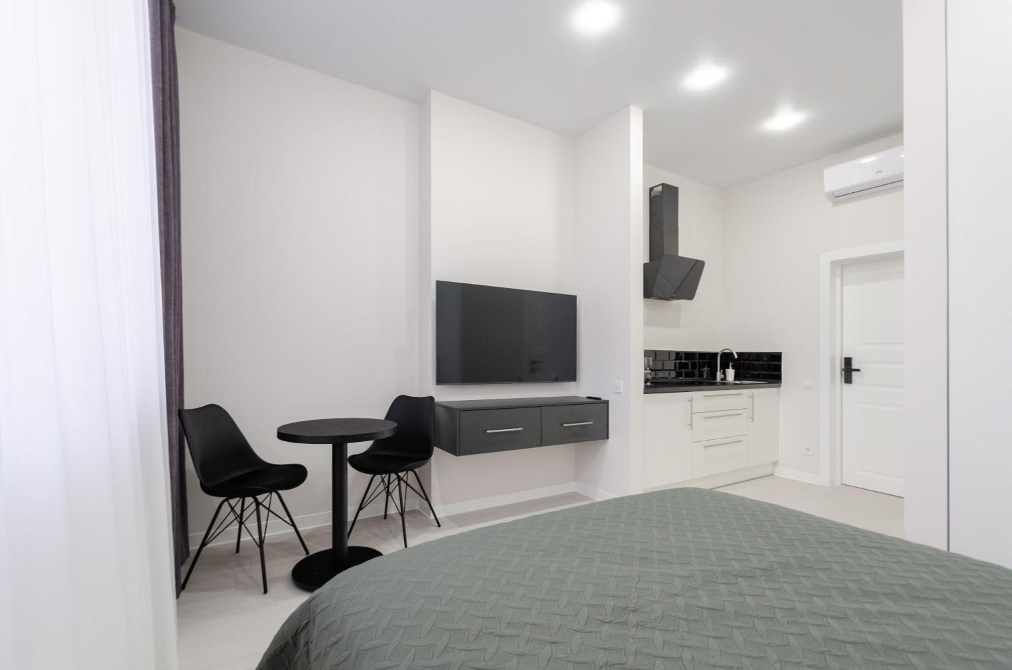 Petrovdom Inn Rc Diplomat Hall -The Smart Hotel Apartment Panoramic City View I Kiev Esterno foto