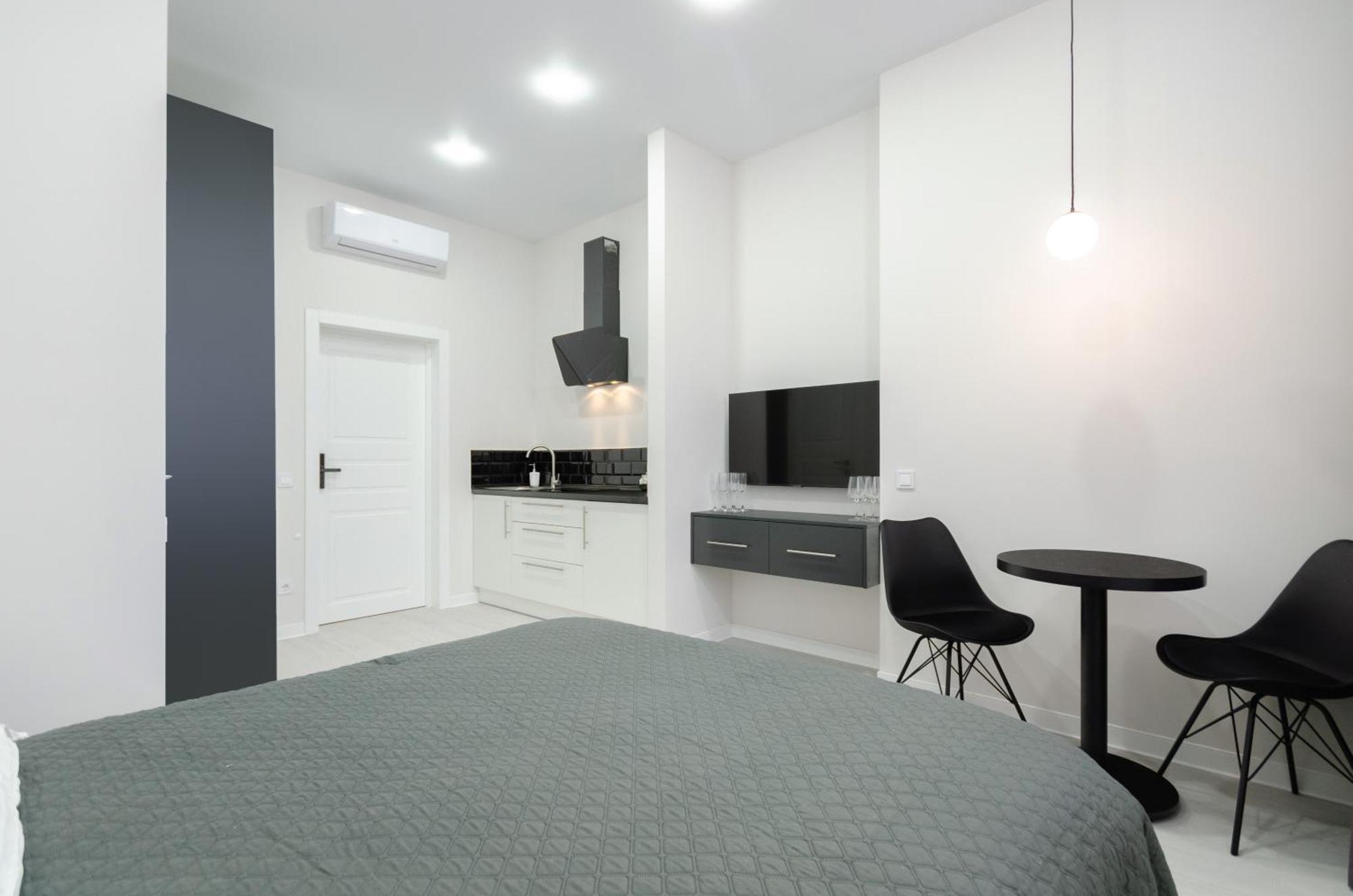 Petrovdom Inn Rc Diplomat Hall -The Smart Hotel Apartment Panoramic City View I Kiev Esterno foto