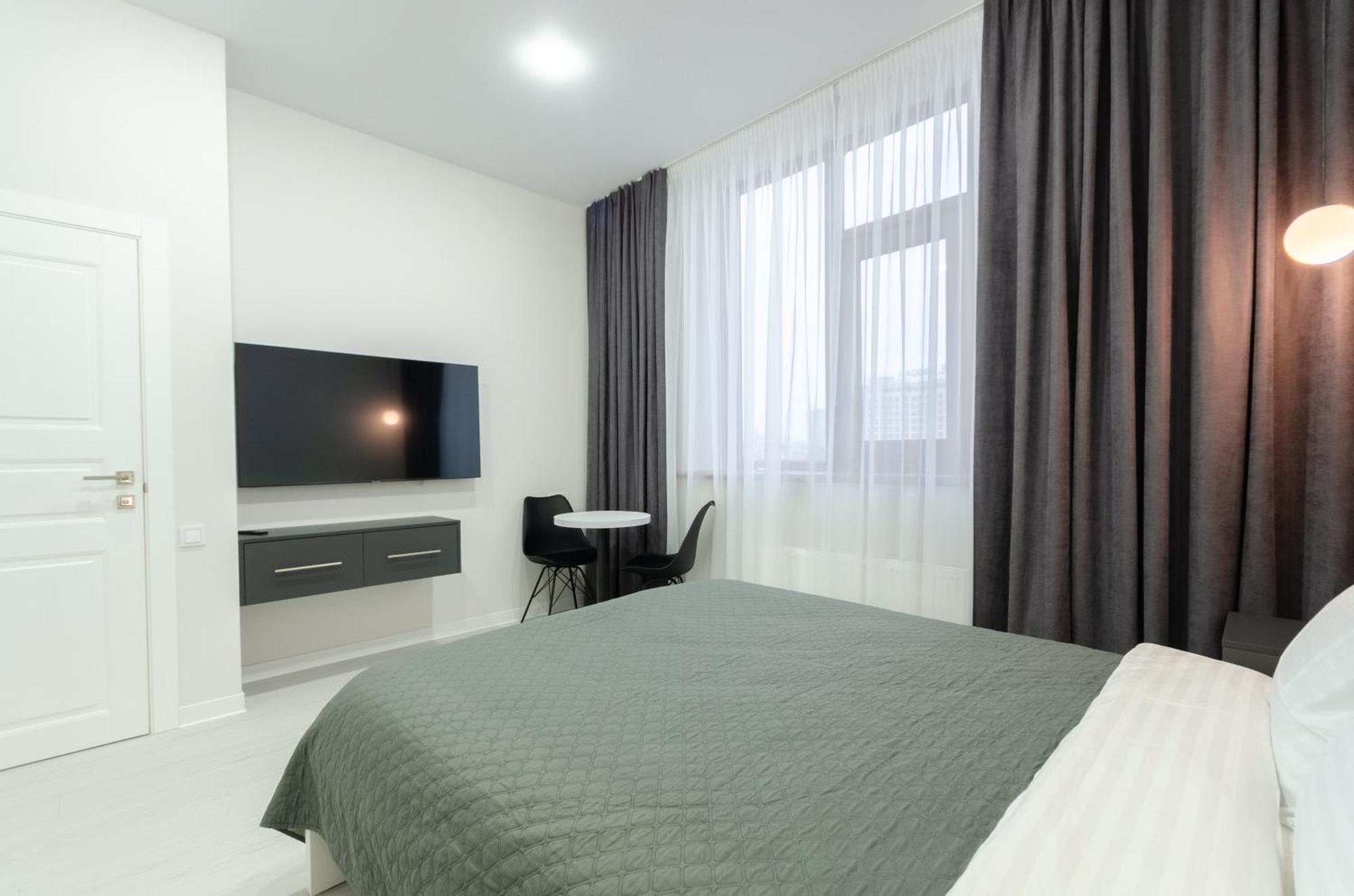 Petrovdom Inn Rc Diplomat Hall -The Smart Hotel Apartment Panoramic City View I Kiev Esterno foto